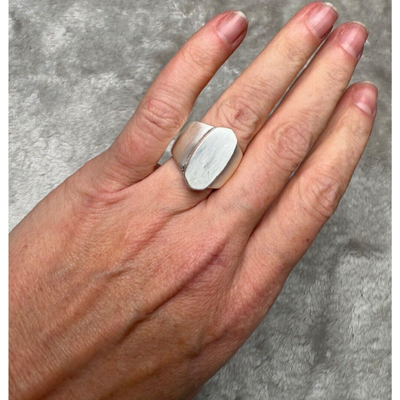 Kendra Scott Regan Rhodium Plated Statement Cocktail Ring Size 7 Silver Tone - Picture 2 of 5